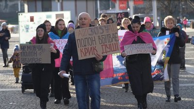 У Дніпрі рідні військових, які перебувають в російському полоні, вийшли на акцію