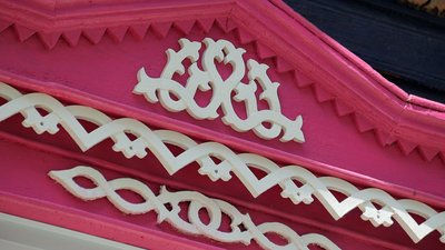 Війна війною, а місто має жити. У Чернігові свою роботу відновив проєкт “Дерев’яне мереживо” Війна війною, а місто має жити. У Чернігові свою роботу відновив проєкт “Дерев’яне мереживо”