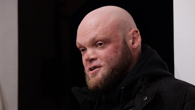 Синдромом, який вражає опорно-руховий апарат та легені. На Буковині від COVID вакцинувався чоловік Синдромом, який вражає опорно-руховий апарат та легені. На Буковині від COVID вакцинувався чоловік