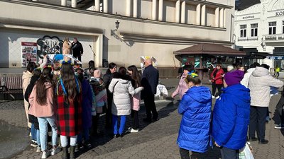 В Ужгороді провели поетичний марафон "Єднаймося в мові" до Міжнародного дня рідної мови