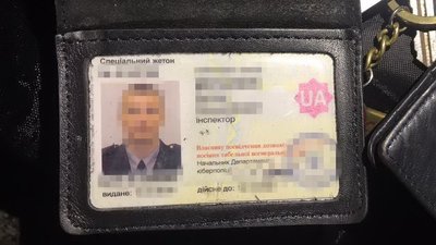 У Житомирі на хабарі затримали кіберполіцейського У Житомирі на хабарі затримали кіберполіцейського