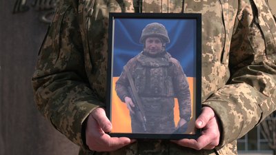 З військовим Леонідом Ушловим попрощалися у Рівному