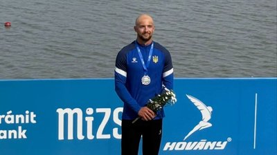 Веслувальник Олександр Гарцев