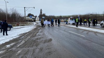 На Буковині втретє за тиждень перекрили дорогу державного значення через тарифи на газ