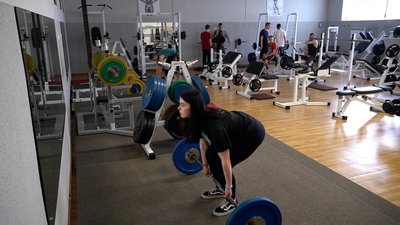 Чемпіонка України у 16: історія пауерліфтерки із Мукачева Олександри Попадюк Чемпіонка України у 16: історія пауерліфтерки із Мукачева Олександри Попадюк