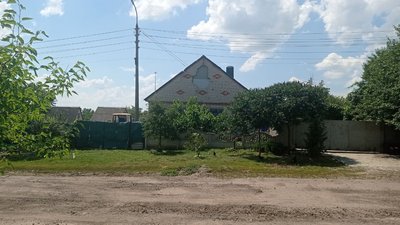 "Стріляли цілий день" — мешканці села Грабовське розповіли про обстріл зі сторони Росії "Стріляли цілий день" — мешканці села Грабовське розповіли про обстріл зі сторони Росії