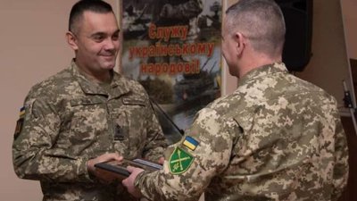 Двом оборонцям Чернігова присвоїли звання "Герой України" Двом оборонцям Чернігова присвоїли звання "Герой України"