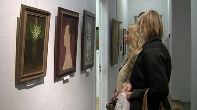 Дві виставки художниць-ювілярок відкрили у Запорізькому обласному художньому музеї
