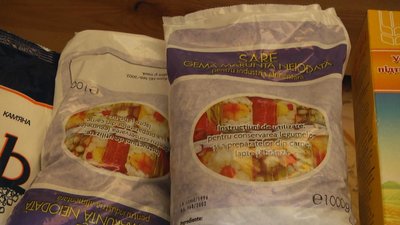 Зараз на більшості прилавків можна побачити сіль іноземного виробництва, яка вдвічі дорожча від вітчизняної.