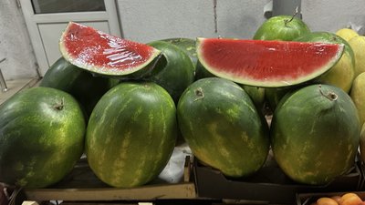 Кавуни на ринку "Центральний" у Чернівцях