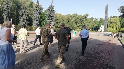 Покладання квітів до Меморіалу Солдатської слави Покладання квітів до Меморіалу Солдатської слави