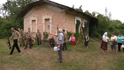На фото одна зі сцен фільму на станції Нестерівці, серпень 2023. Фото:Суспільне Хмельницький На фото одна зі сцен фільму на станції Нестерівці, серпень 2023. Фото:Суспільне Хмельницький