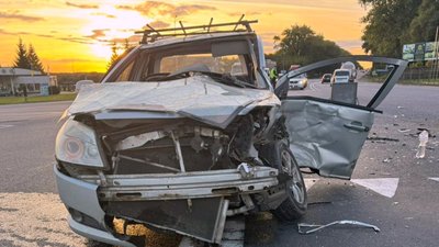 Три ДТП на Хмельниччині за минулу добу: травмовані водії та пасажирка