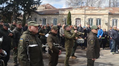 В Охтирці попрощалися з загиблим сапером Олександром Прокудою В Охтирці попрощалися з загиблим сапером Олександром Прокудою