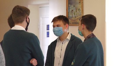 Миколаївські школярі повернулися за парти після дистанційного навчання Миколаївські школярі повернулися за парти після дистанційного навчання