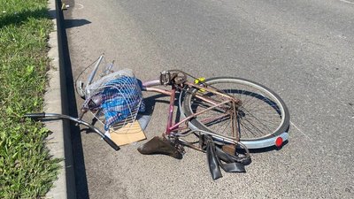 На Полтавщині сталася аварія за участю автомобіля і велосипеда На Полтавщині сталася аварія за участю автомобіля і велосипеда