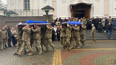 У Луцьку попрощалися з військовими Олександром Рижковим і Андрієм Толстокоровим