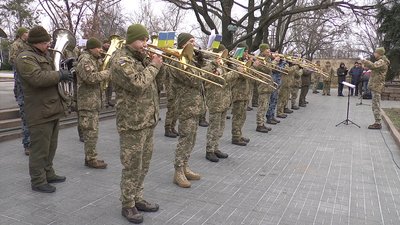 У Миколаєві вшанували військовослужбовців, які у 2014-2015 роках боронили Донецький аеропорт
