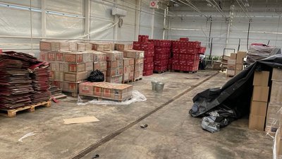 БЕБ викрило масштабне виробництво фальсифікованої харчової продукції у парку Межигір'я БЕБ викрило масштабне виробництво фальсифікованої харчової продукції у парку Межигір'я