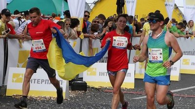 Марафонець з Прикарпаття встановив рекорд України Марафонець з Прикарпаття встановив рекорд України