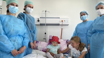 Трирічній дівчинці з Волині зробили пересадку стовбурових клітин у львівській лікарні Трирічній дівчинці з Волині зробили пересадку стовбурових клітин у львівській лікарні