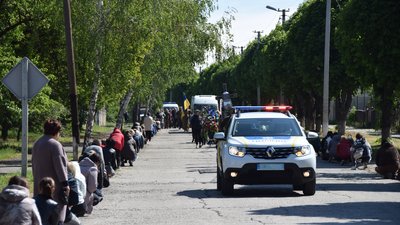 У Петровому на Кіровоградщині попрощалися з захисником Олександром Смірновим У Петровому на Кіровоградщині попрощалися з захисником Олександром Смірновим