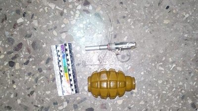 У Виноградові у двір приватного будинку підкинули гранати