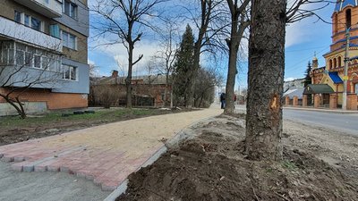 На вулиці Козацькій планують не лише відремонтувати дорогу, але й облаштувати заїзні кишені, посадкові майданчики, тротуари та велодоріжки. Фото: Хмельницька міська рада. На вулиці Козацькій планують не лише відремонтувати дорогу, але й облаштувати заїзні кишені, посадкові майданчики, тротуари та велодоріжки. Фото: Хмельницька міська рада.