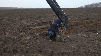 Боєприпаси російської армії на Миколаївщині. Піротехніки розміновують територію
