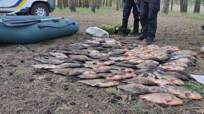На Черкащині чоловік наловив риби на понад 160 тисяч гривень На Черкащині чоловік наловив риби на понад 160 тисяч гривень