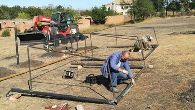 Херсонці облаштували спортивний майданчик у сільській школі на Одещині Херсонці облаштували спортивний майданчик у сільській школі на Одещині