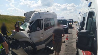 На Черкащині 26 червня зіткнулися мікроавтобус і вантажівка. Є загиблі На Черкащині 26 червня зіткнулися мікроавтобус і вантажівка. Є загиблі