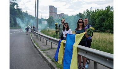 У Протасовому Яру прощались із загиблим активістом Романом Ратушним У Протасовому Яру прощались із загиблим активістом Романом Ратушним