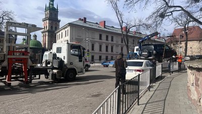 Евакуація авто за хвилину: як працює новий евакуатор у Львові Евакуація авто за хвилину: як працює новий евакуатор у Львові