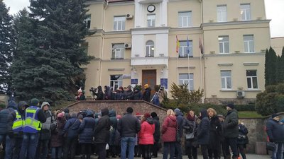 Підприємці з Центрального ринку у Луцьку прийшли до міської ради