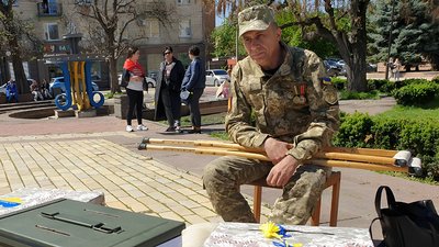 "Чекаємо". У Кропивницькому молилися за полонених і бігли на підтримку ЗСУ "Чекаємо". У Кропивницькому молилися за полонених і бігли на підтримку ЗСУ