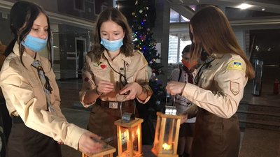 У Черкасах запалав Віфлеємський вогонь У Черкасах запалав Віфлеємський вогонь