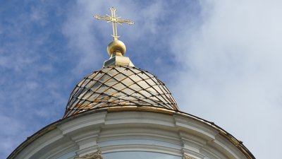 Хрест на церкві