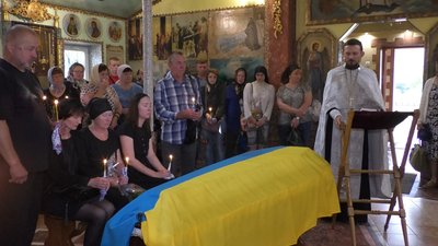 "Це був найкращий син". У Сумах попрощалися із Богданом Вінніченком "Це був найкращий син". У Сумах попрощалися із Богданом Вінніченком