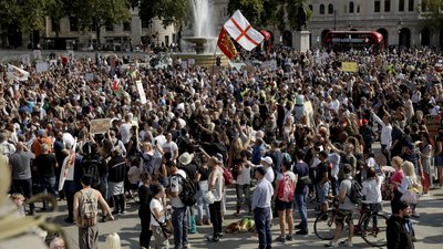 Світ проти коронавірусу. Тисячі європейців протестують проти нового локдауну Світ проти коронавірусу. Тисячі європейців протестують проти нового локдауну