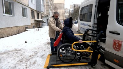 Соціальне таксі для людей з інвалідністю у Вінниці