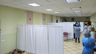 У Львові облаштували перший стаціонарний пункт щеплення У Львові облаштували перший стаціонарний пункт щеплення