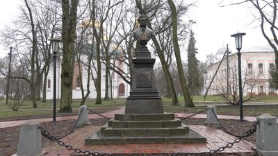 Пам’ятник Пушкіну, вулиця Рокоссовського і Кирпоноса: що робити з російськими символами у Чернігові? Пам’ятник Пушкіну, вулиця Рокоссовського і Кирпоноса: що робити з російськими символами у Чернігові?
