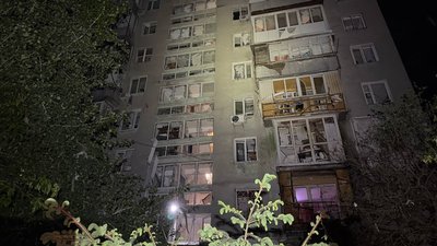 В Одесі російський безпілотник влучив у багатоповерхівку: є постраждалі