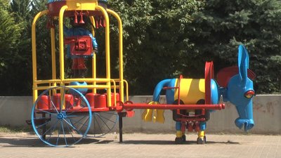Відновлена композиція "Цирк" вже стоїть на своєму місці. Фото: Суспільне Поділля. Відновлена композиція "Цирк" вже стоїть на своєму місці. Фото: Суспільне Поділля.