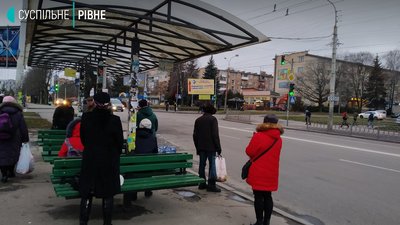 Продуктові пакети самотнім рівнянам доставлять додому