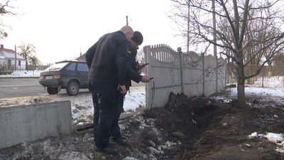 Ракета впала на подвір’я. Наслідки ракетного удару по Львівщині Ракета впала на подвір’я. Наслідки ракетного удару по Львівщині