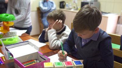 У Житомирі відкрилася виставка дитячих малюнків "Моя мама" У Житомирі відкрилася виставка дитячих малюнків "Моя мама"