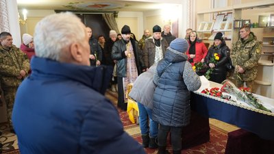 В Сумах поховали з двох захисників України В Сумах поховали з двох захисників України