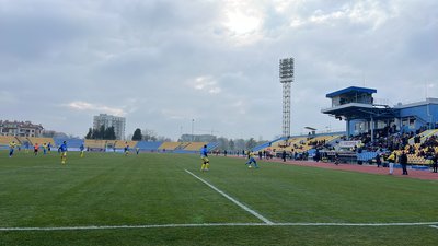 "Футбол заради перемоги": В Ужгороді відбувся благодійний матч на підтримку ЗСУ "Футбол заради перемоги": В Ужгороді відбувся благодійний матч на підтримку ЗСУ